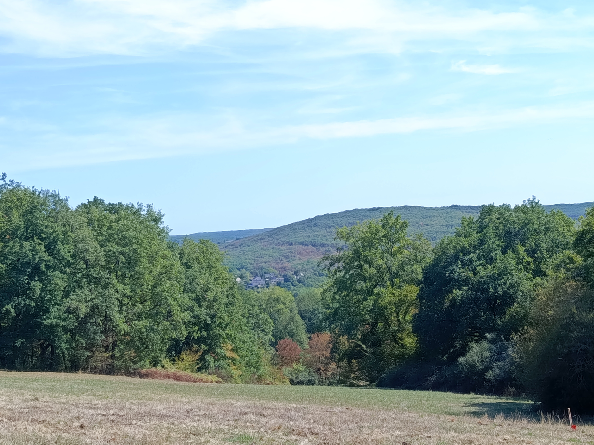 LISSAC SUR COUZE - TERRAIN A BATIR - 1293 M2 - POSITION DOMI
